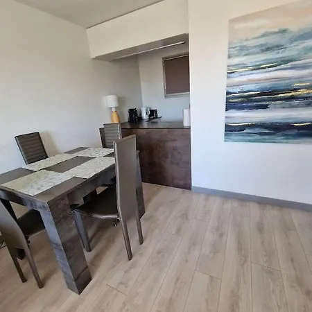 Apartment Cozy 1 Bedroom With A Seaview, Ac, Pool And Parking